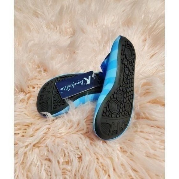 Kids Water Shoes Octopus Blue Stripe Size 4-5US Aqua Socks Beach Pool - Picture 3 of 3